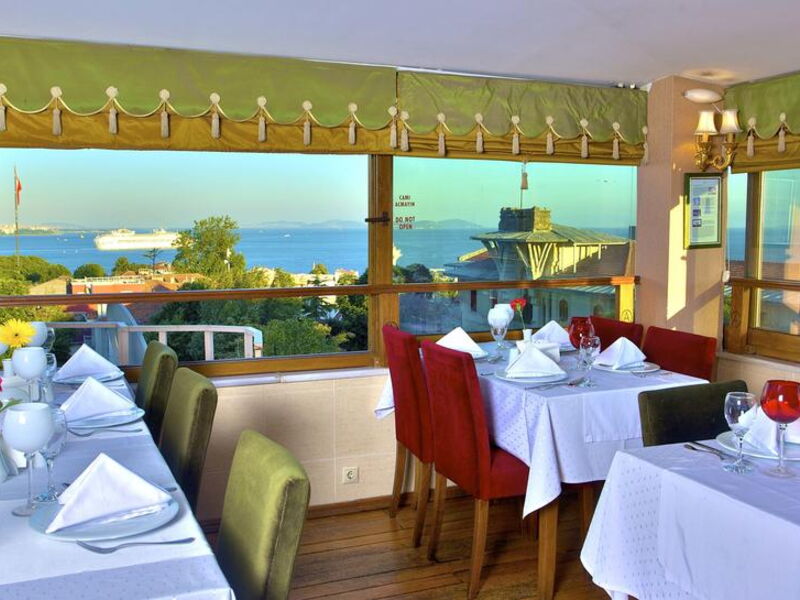 Alzer Hotel 240228