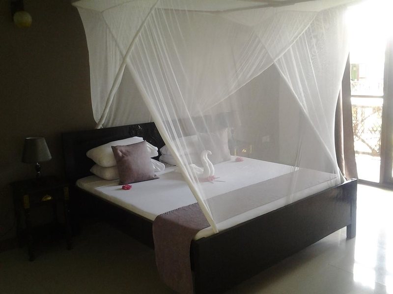 Amaan Bungalows 198446