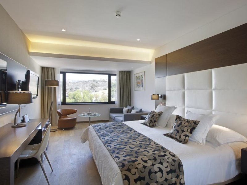 Amathus Beach Hotel 204435