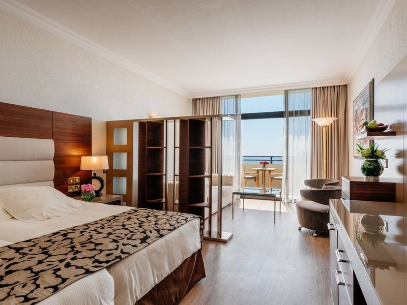 Amathus Beach Hotel 204460