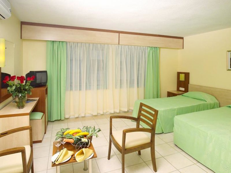 Ambassador Anex 183882