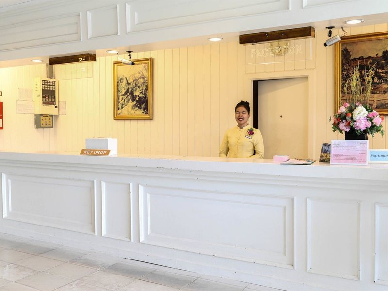 Ambassador Garden Wing 220991