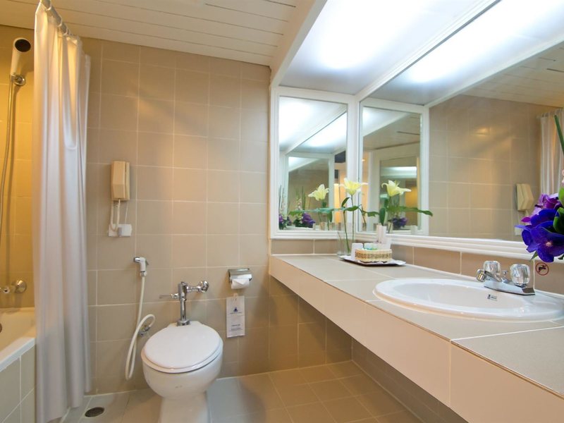 Ambassador Garden Wing 221008