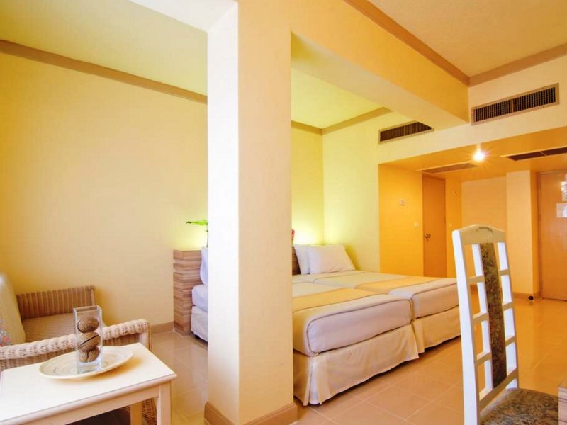 Ambassador Inn Wing 221015