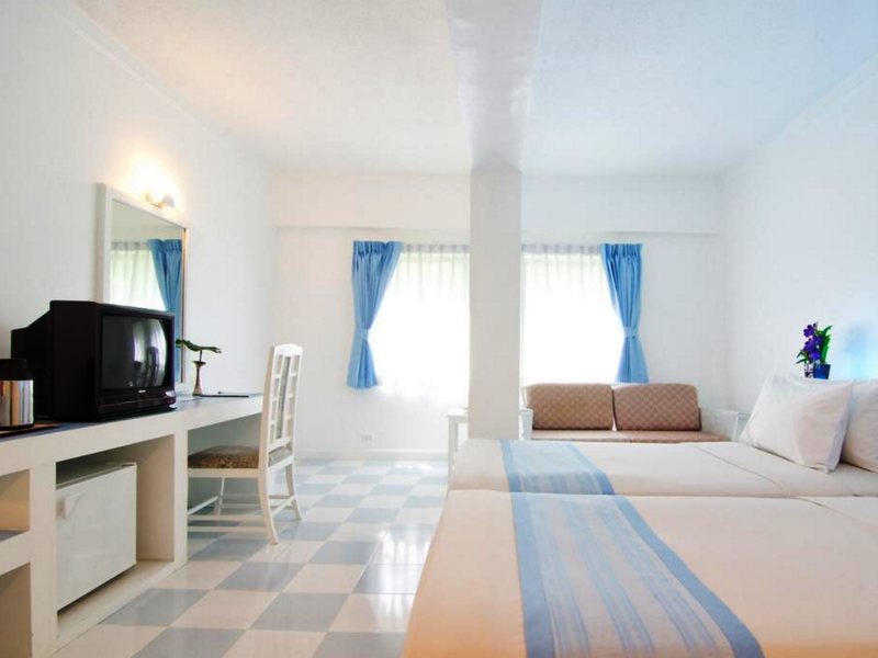 Ambassador Inn Wing 221017