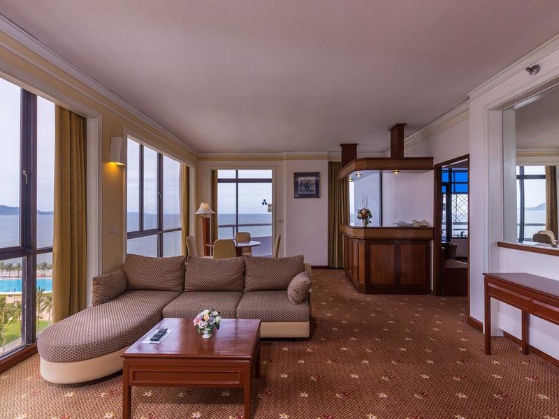 Ambassador Ocean Wing 221092