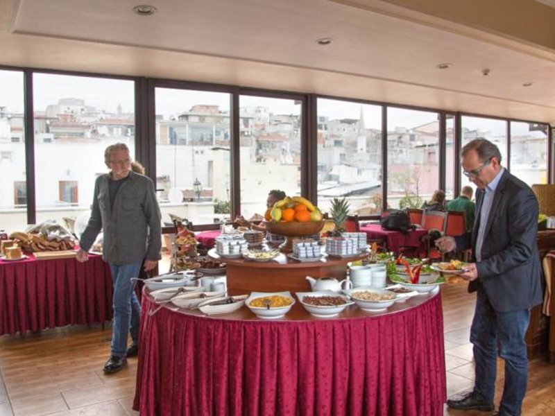 Amber Hotel (ех 158661