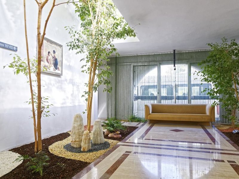 Ambrosia Hotel 185981