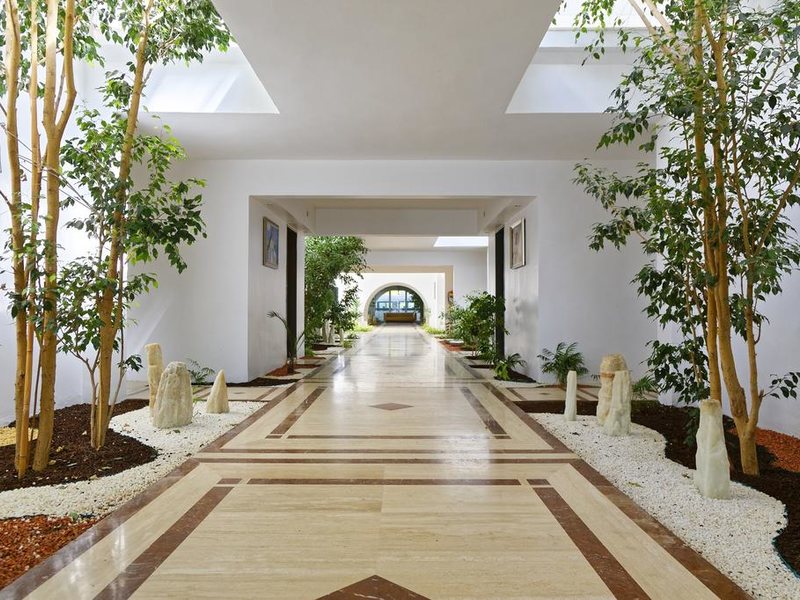 Ambrosia Hotel 185984