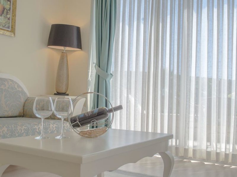 Ambrosia Hotel 185990