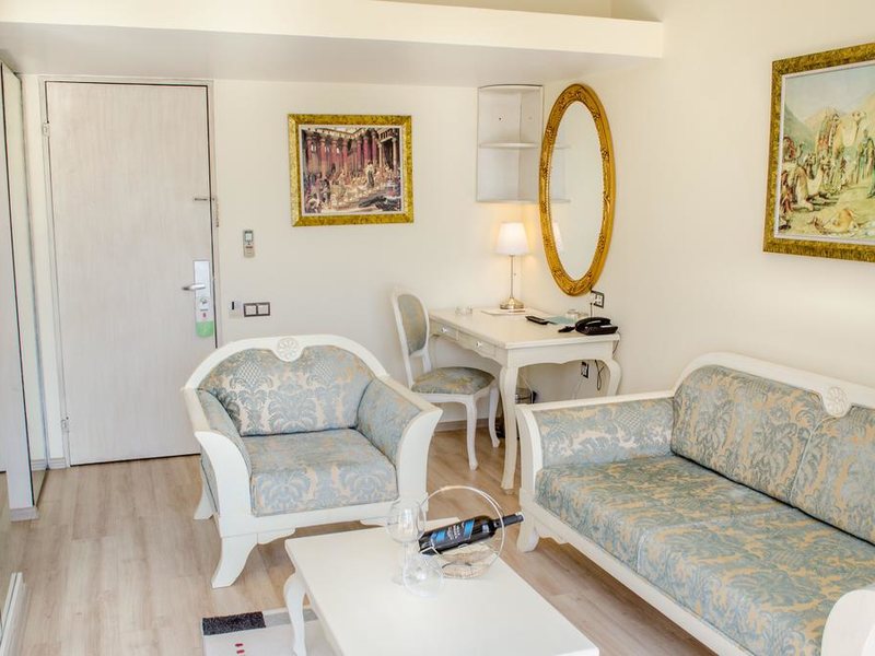 Ambrosia Hotel 185994