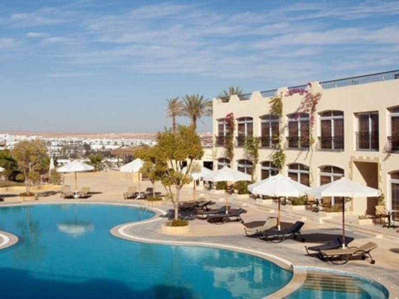 Amerotel Royal Oasis Resort  43721