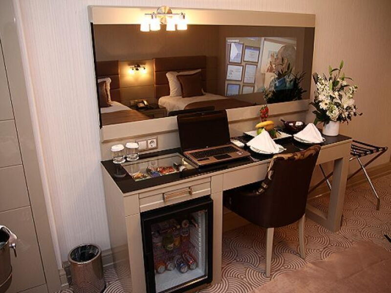 Amethyst Hotel 182500
