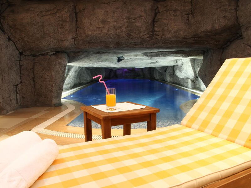Amethyst Hotel 182509