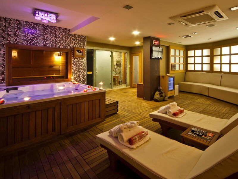 Amira Hotel 240242