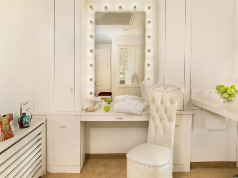 Amira Hotel 240245