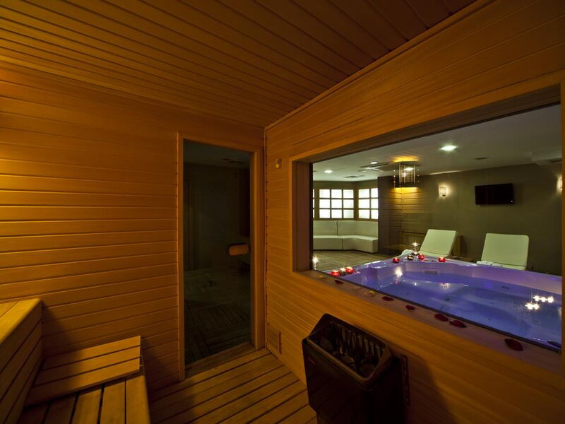Amira Hotel 240248