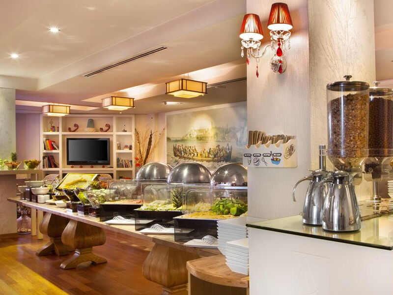 Amira Hotel 240258