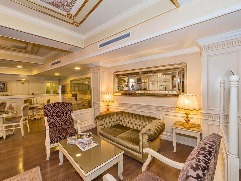 Amiral Palace Hotel 182517