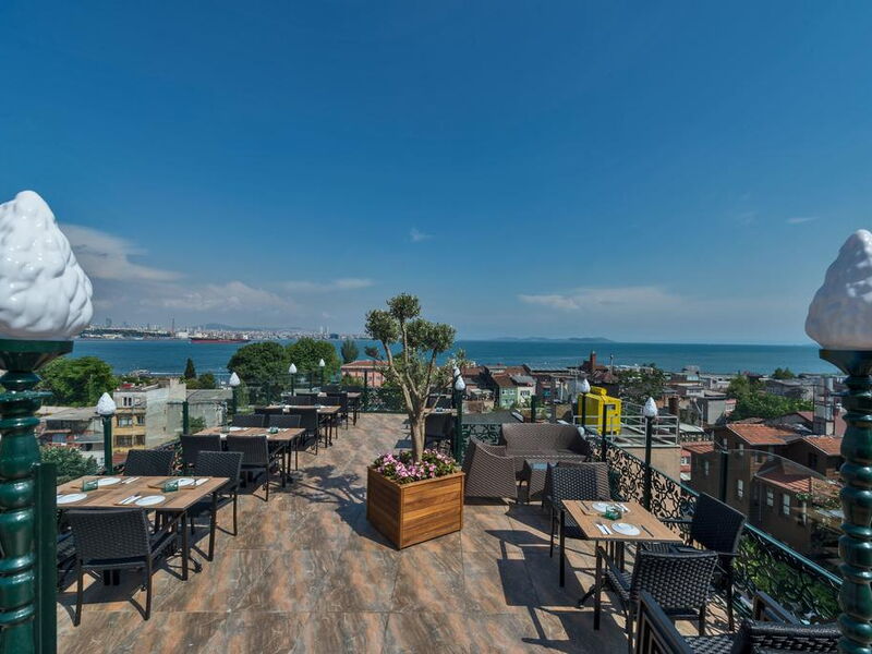 Amiral Palace Hotel 182523