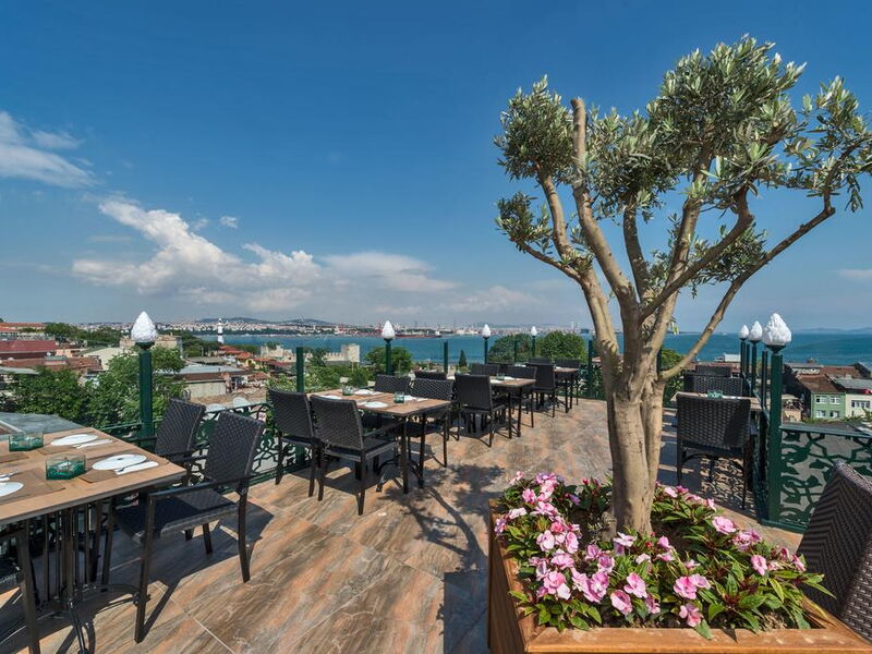 Amiral Palace Hotel 182528