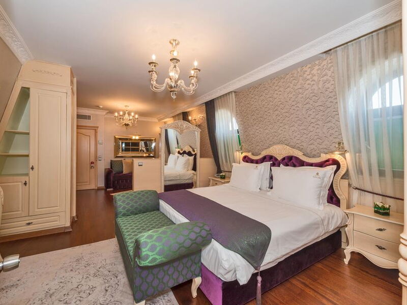 Amiral Palace Hotel 182529