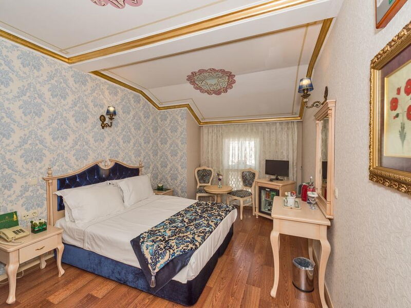 Amiral Palace Hotel 182533