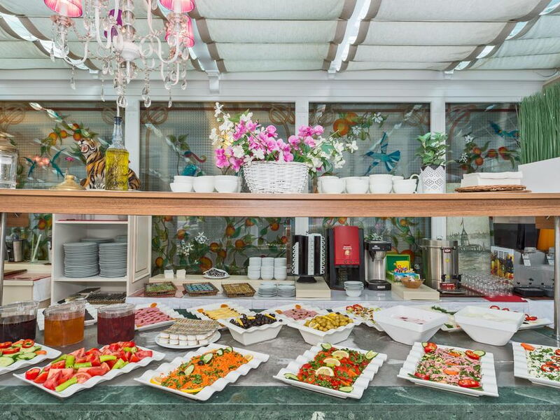 Amiral Palace Hotel 182538