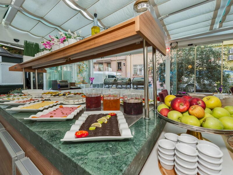 Amiral Palace Hotel 182541