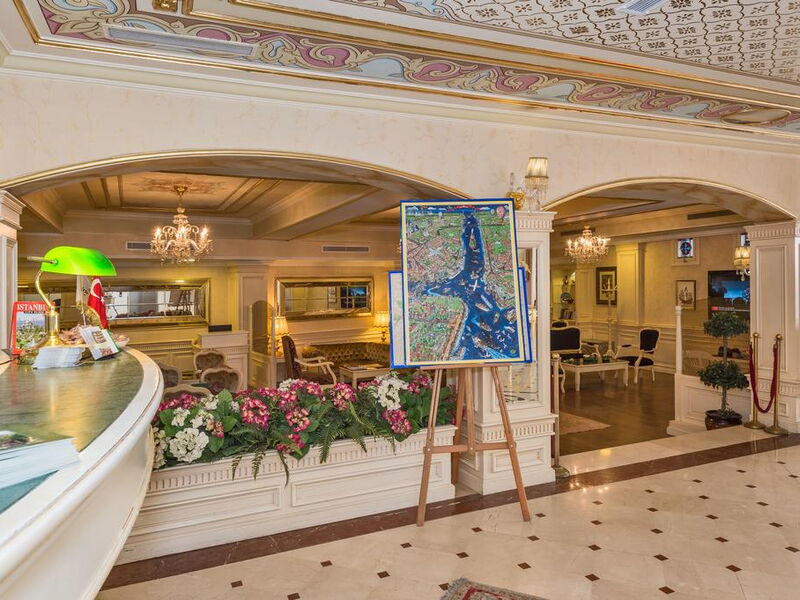 Amiral Palace Hotel 182545