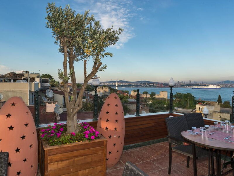 Amiral Palace Hotel 182547
