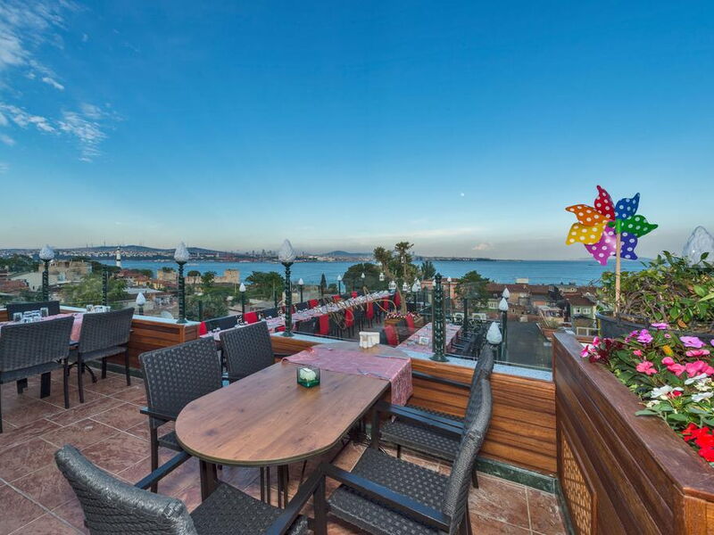 Amiral Palace Hotel 182548