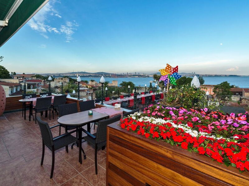 Amiral Palace Hotel 182549