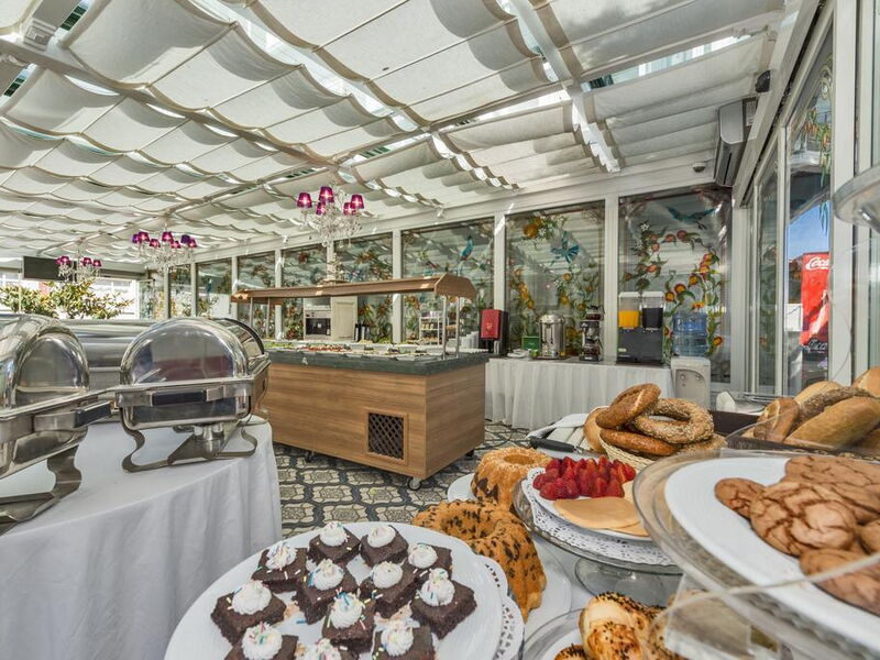 Amiral Palace Hotel 182553