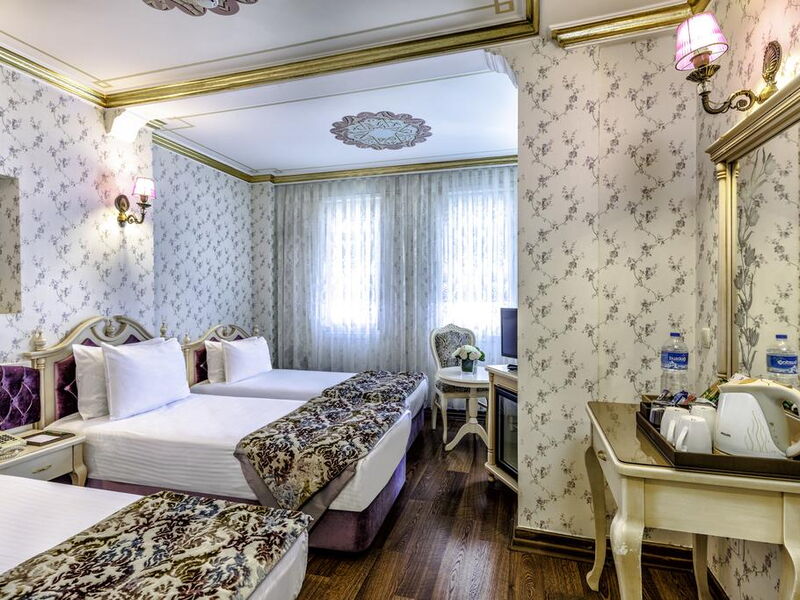 Amiral Palace Hotel 294383