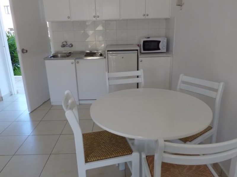 Amore Hotel Apartments 80717