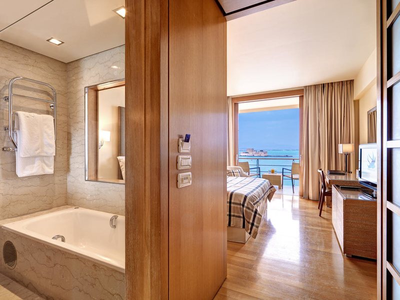 Amphitryon Hotel 256765