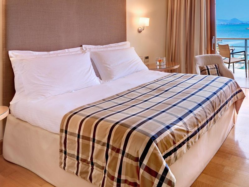 Amphitryon Hotel 256774