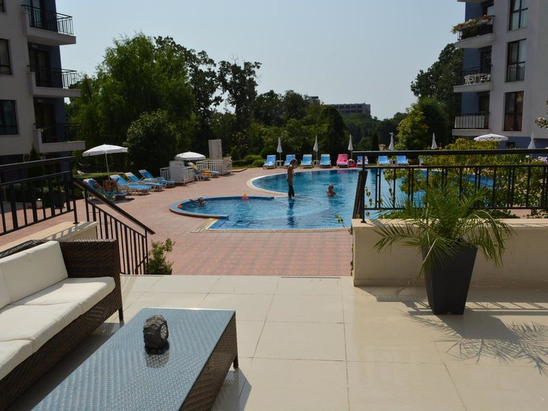 Amphora Palace  163501