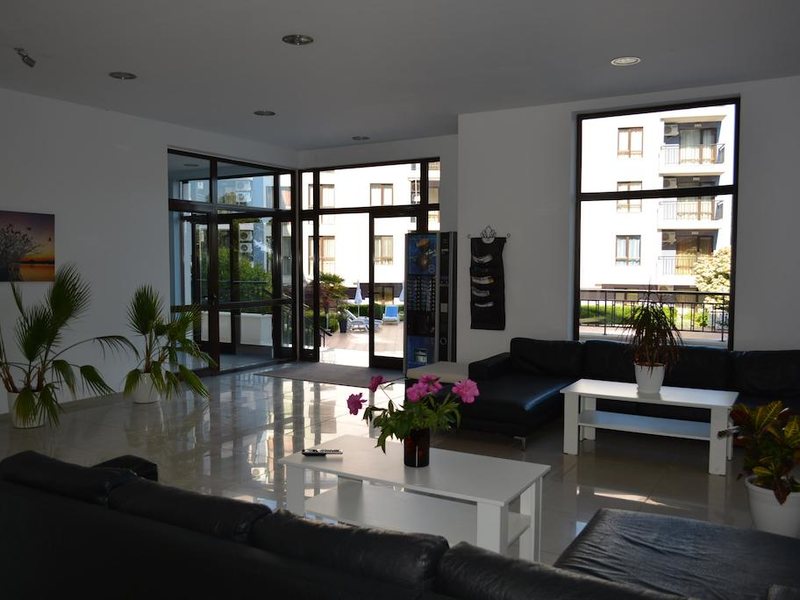 Amphora Palace  163511