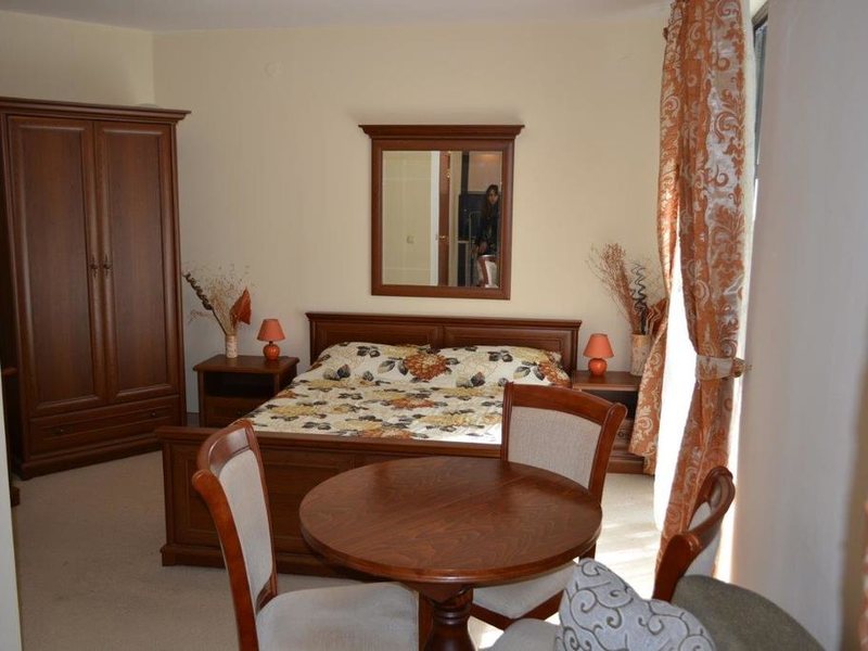 Amphora Palace  163523