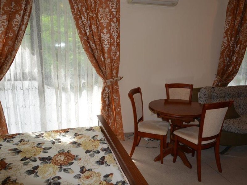 Amphora Palace  163525