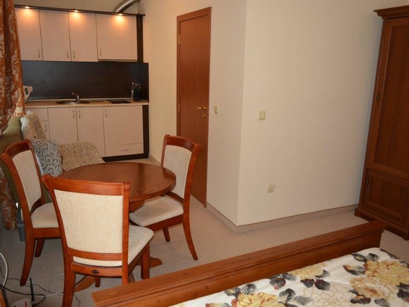 Amphora Palace  163526