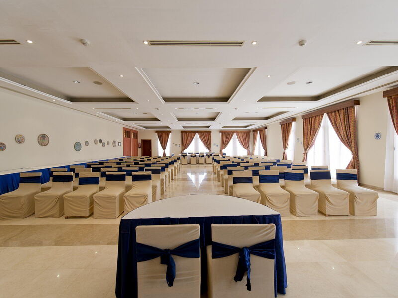 Amphoras Blue 326417
