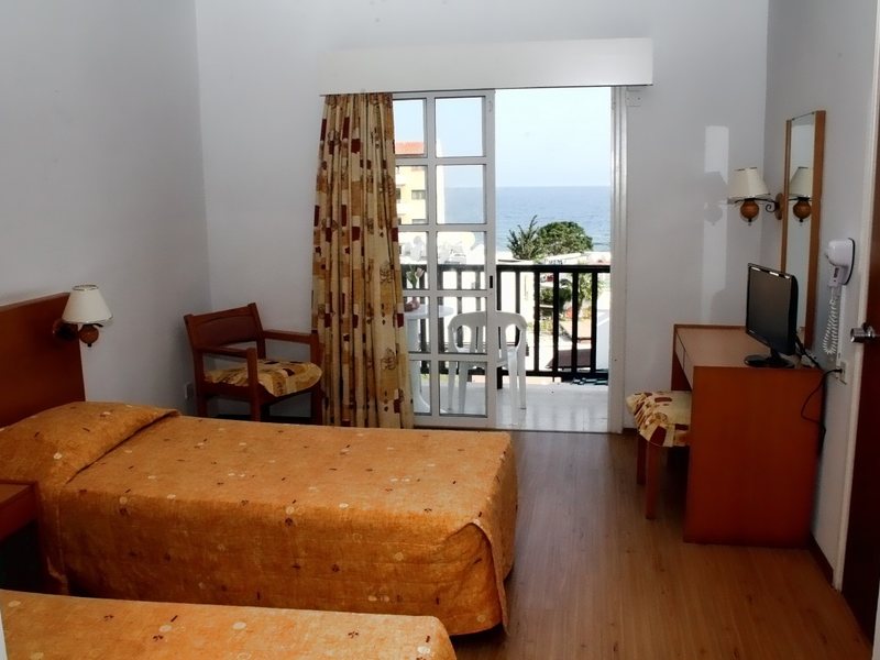 Anais Bay Hotel & Apts 99804