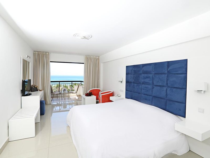 Anastasia Beach Hotel  271915