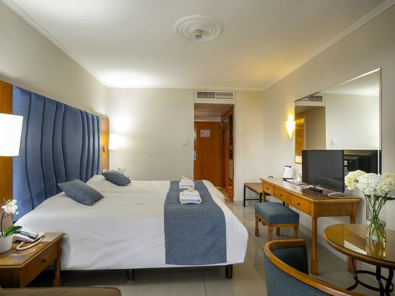 Anastasia Beach Hotel  271917