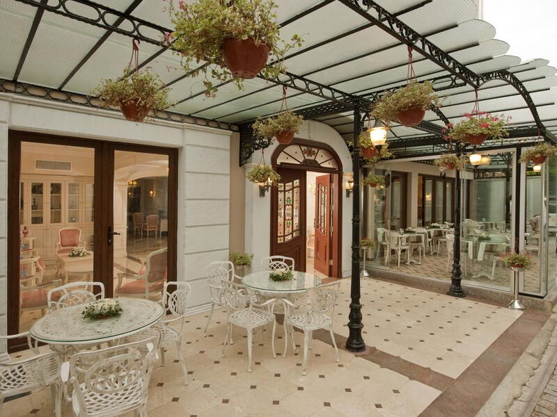 And Hotel  240276