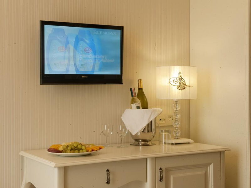 And Hotel  240292