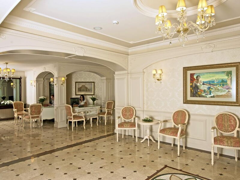 And Hotel  240296